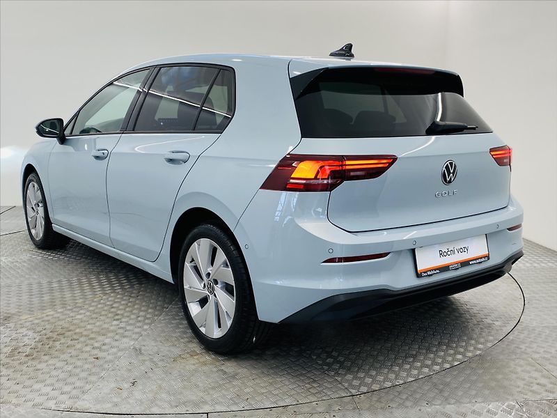 Volkswagen Golf 1,5 TSI 110 kW People - fotka 21 z 24