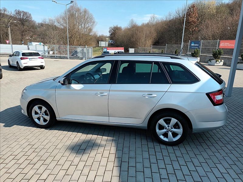 Škoda Fabia 1,2 TSI,66KW,DIGIKLIMA,TEMPOMA - fotka 8 z 36