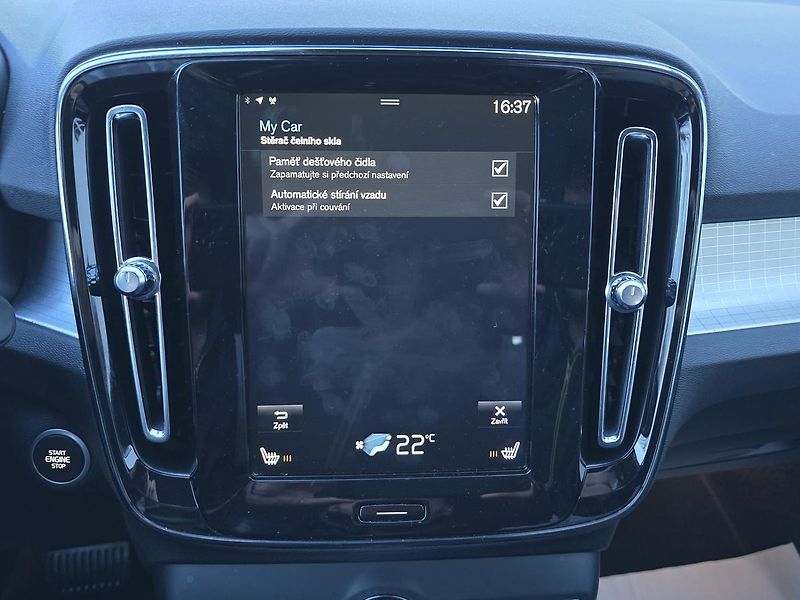 Volvo XC40 - fotka 31 z 39