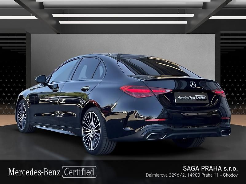 Mercedes-Benz Třídy C 200 AMG Night - fotka 7 z 18