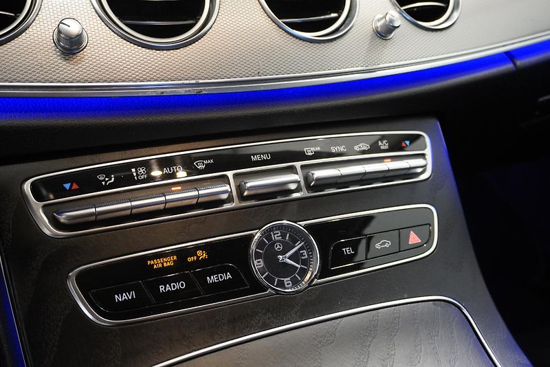 Mercedes-Benz Třídy E (2018) 2,0 AUTOMAT - fotka 15 z 27