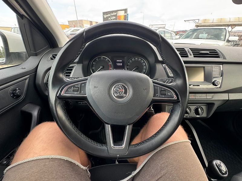 Škoda Fabia (2015) 1,2 TSI 66 KW 2 MAJ. STK - fotka 24 z 44