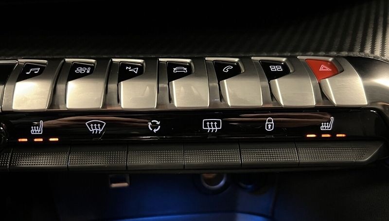 Peugeot 5008 1.5 AT ALLURE BlueHDi 130 S&S - fotka 7 z 19