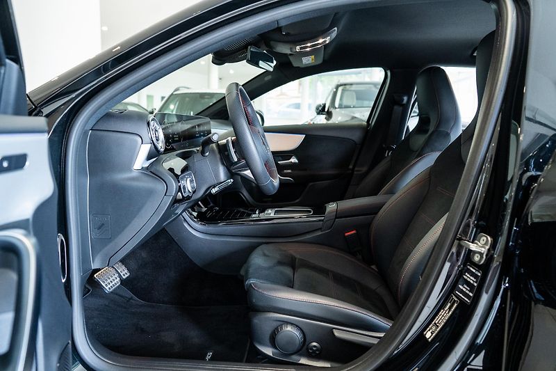 Mercedes-Benz Třídy A (2025) A 200 d/AMG/360/MULTIBEAM/TOP - fotka 7 z 16