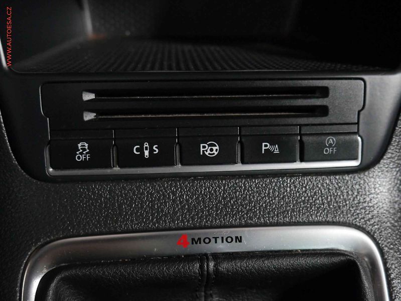 Volkswagen Tiguan (2013) 2.0TDi 4x4, Xenon, park.čidla - fotka 20 z 23