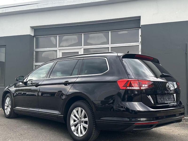 Volkswagen Passat 2.0TDI DSG Virtual 1.Maj DPH - fotka 2 z 5