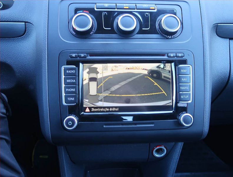 Volkswagen Touran (2014) 1.6 TDI, Serv.kniha, Navi - fotka 21 z 22