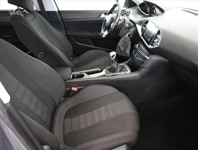 Peugeot 308 (2015) 1.6 BlueHDi, Serv.kniha - fotka 7 z 15