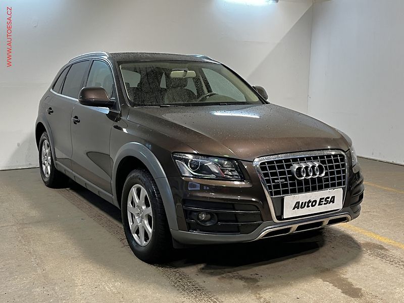 Audi Q5 (2012) 2.0 TDi Quattro, AT, bixen - fotografie inzerátu
