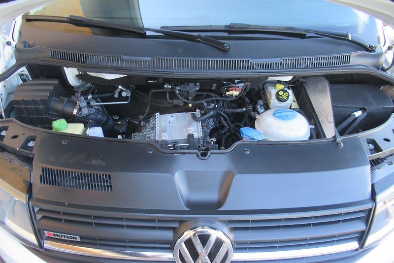 Volkswagen Multivan 2.0 TDI DSG 4MOTION AUT. KLIMA - fotka 21 z 24