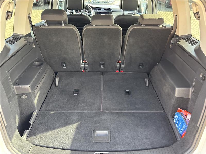 Volkswagen Touran 1,5 TSi Maraton Edition 7.Míst - fotka 14 z 47