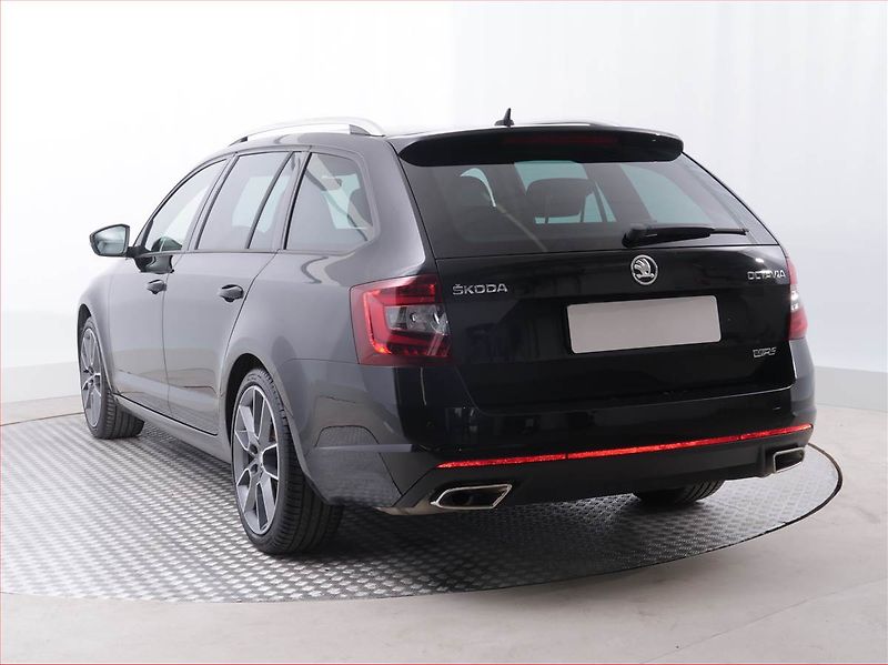 Škoda Octavia (2018) RS 2.0 TSI, Automat, Navi - fotka 4 z 23