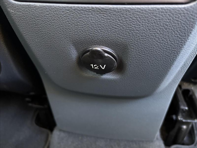 Ford C-MAX 2,0 TDCi 103kW Titanium - fotka 17 z 39