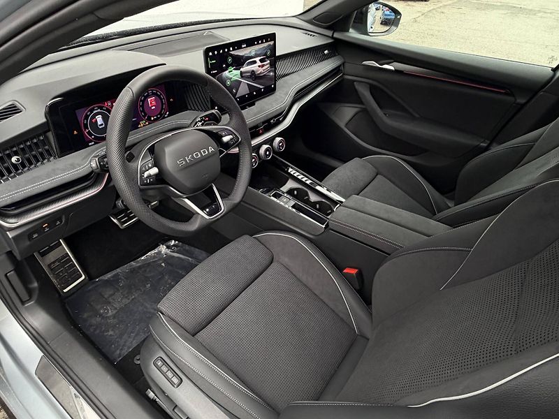 Škoda Superb (2025) Sportline DSG 2,0TDI - fotka 3 z 6