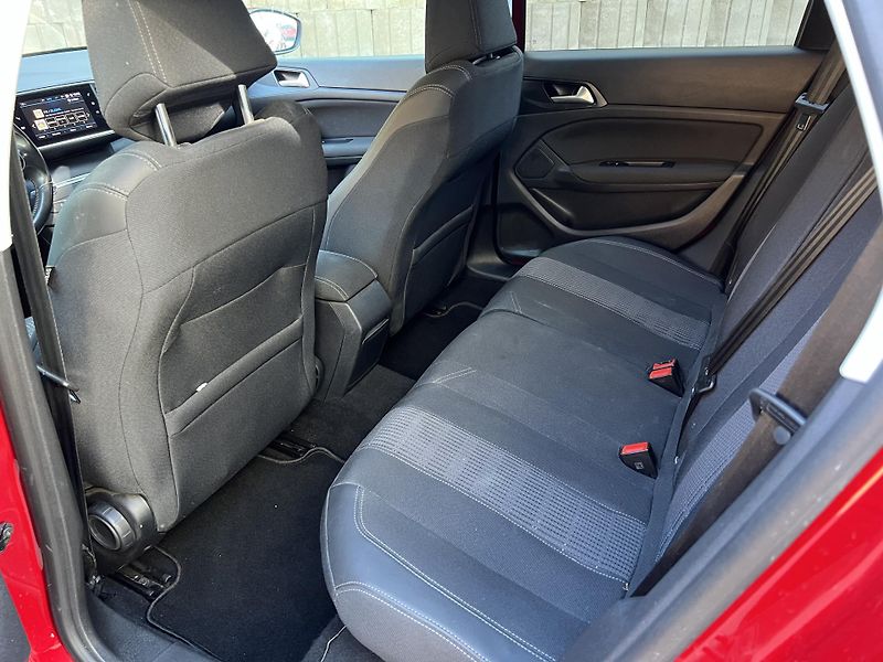 Peugeot 308 SW 1.5 BlueHDi 96 kW - fotka 10 z 17