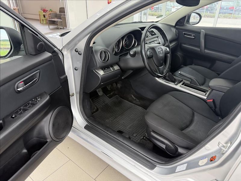 Mazda 6 2,0 i, klimatizace, tažné zař. - fotka 11 z 27