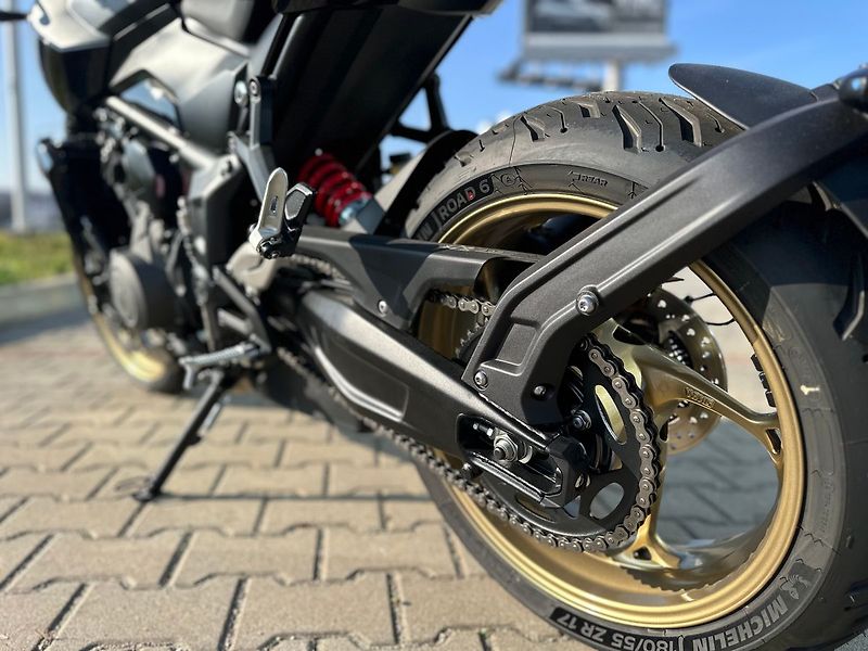 Triumph (2026) Trident 800 - fotka 9 z 9