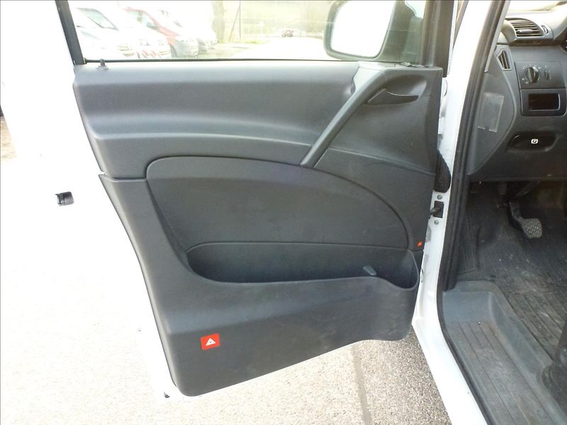 Mercedes-Benz Vito 2,2 113CDI  KAWA 5 míst - fotka 13 z 46