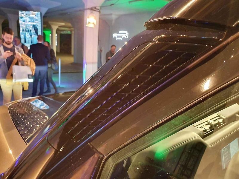 Land Rover Defender se představil v bývalé Pragovce v pražských Vysočanech.