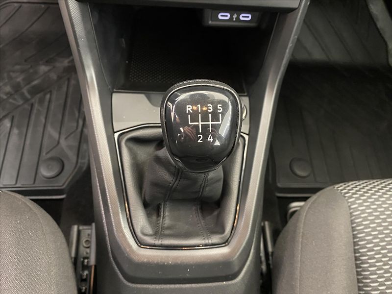 Volkswagen T-Cross 1,0 TSI 70kW Life - fotka 22 z 26