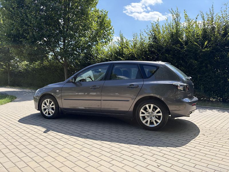 Mazda 3 2.0 Sport Active - fotka 6 z 31