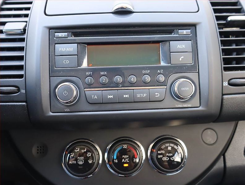 Nissan Note (2012) 1.4, Tempomat - fotka 12 z 17