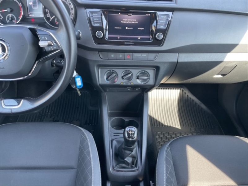 Škoda Fabia 1,0 TSI Ambition - fotka 10 z 11