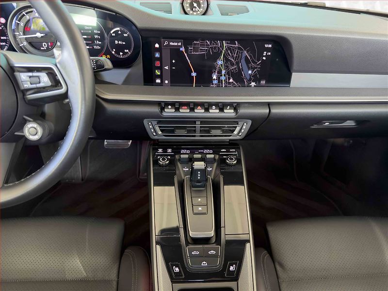 Porsche 911 (2024) Carrera S - fotka 8 z 23