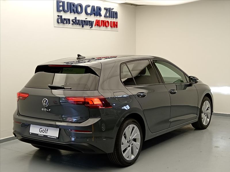 Volkswagen Golf (2025) 1,5   TSI People - fotka 6 z 16
