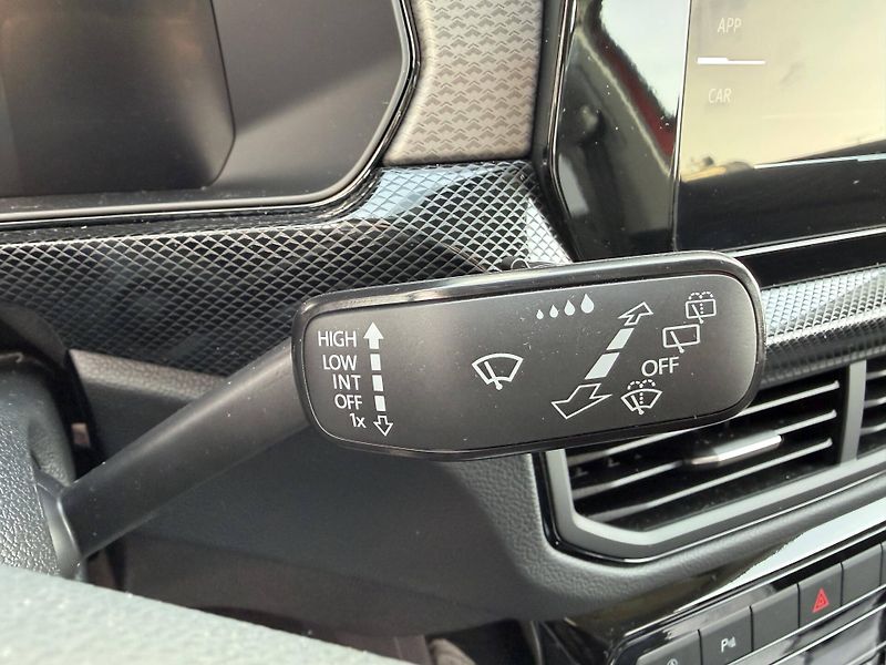 Volkswagen T-Cross (2025) People 5G 1,0TSI - fotka 16 z 24