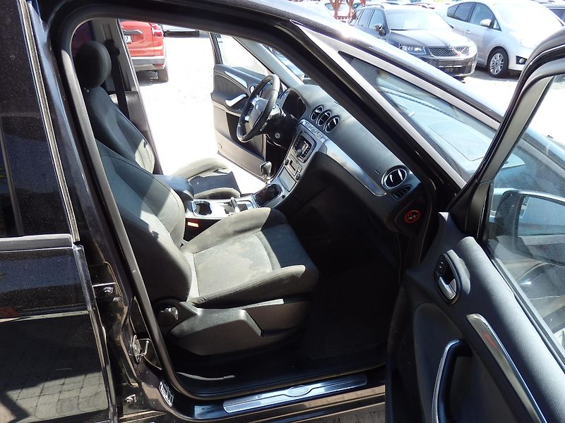 Ford S-MAX 2,0TDCi 103kW DIGI KLIMA,ZÁVĚS - fotka 11 z 16