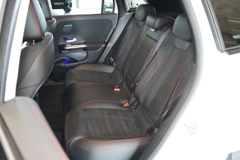 Mercedes-Benz EQA 250, AMG Line, Tažné,  KEYLESS - fotka 44 z 46