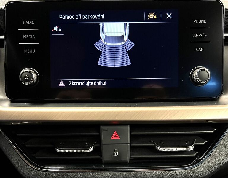 Škoda Scala 1.5 TSI DSG Style - fotka 8 z 18