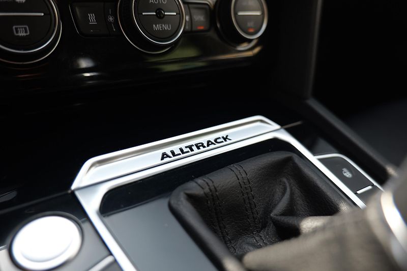 Volkswagen Passat 162kW Alltrack DCC NezTop 360 - fotka 38 z 42