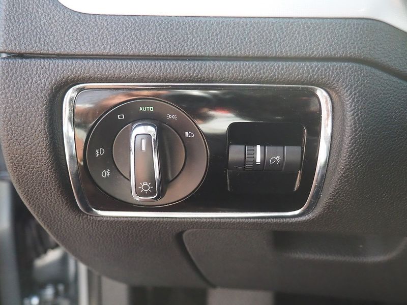 Škoda Superb (2011) 1.8 TSI, 118 kW - fotka 21 z 35