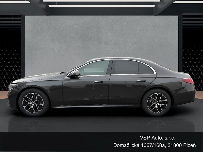 Mercedes-Benz Třídy E E 220 d 4MATIC - fotka 9 z 16