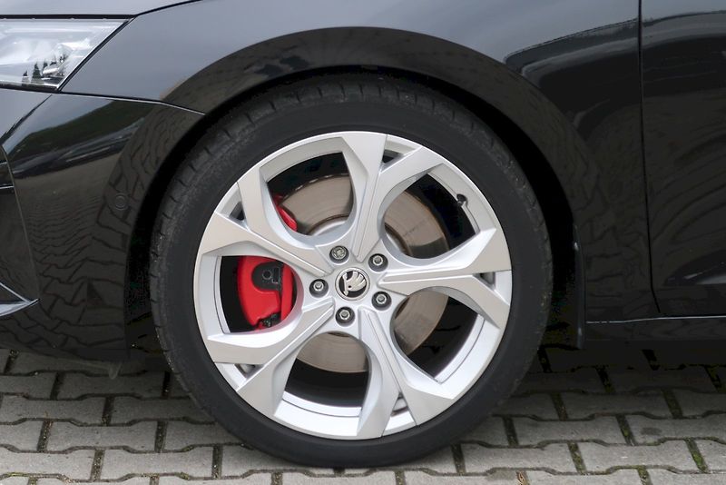 Škoda Octavia (2025) RS 2,0 TSI 195 kW DSG - fotka 7 z 30
