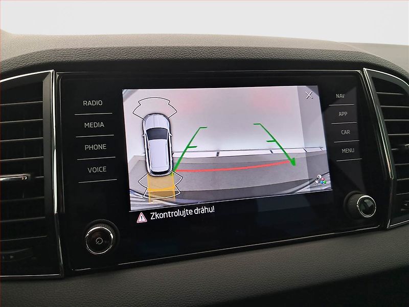 Škoda Karoq (2023) Ambition 1.0 TSI - fotka 19 z 21
