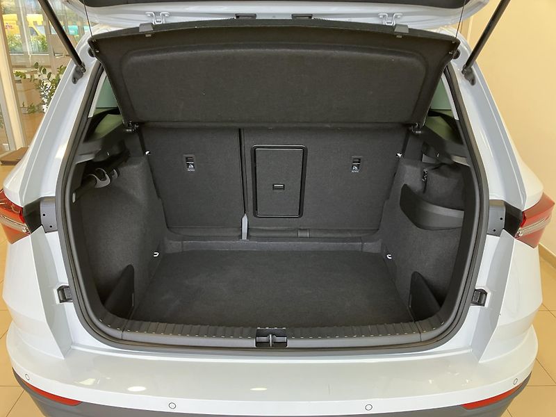 Škoda Karoq 2.0 TDI 85kW Style DSG A7 85kW - fotka 9 z 36