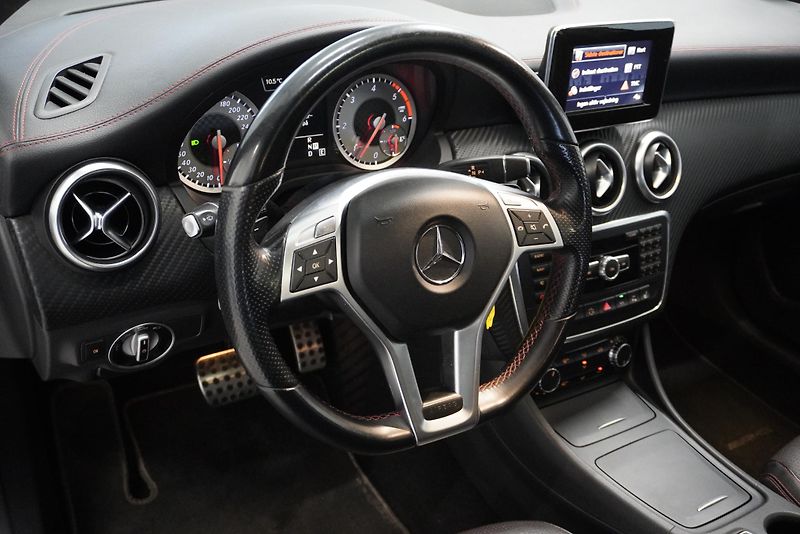 Mercedes-Benz Třídy A A220 2,2 CDI AMG-LINE AUT. - fotka 13 z 27