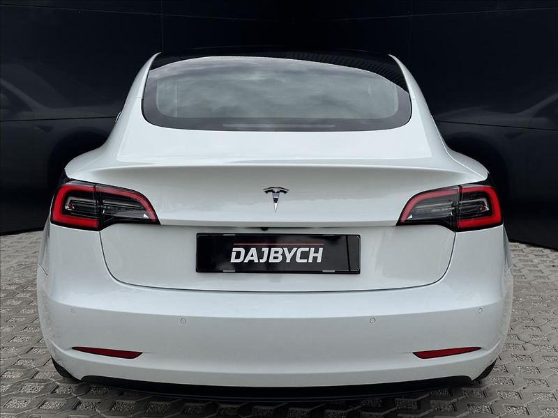 Tesla Model 3 LR REFRESH 4WD 82kWh - fotka 8 z 32