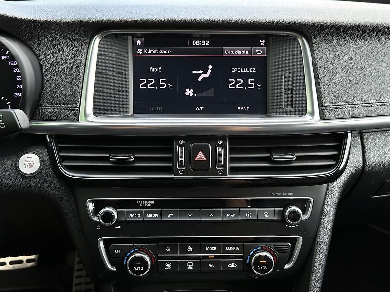 Kia Optima GT 2.0TGDi H-Matic Sportswagon - fotka 31 z 57