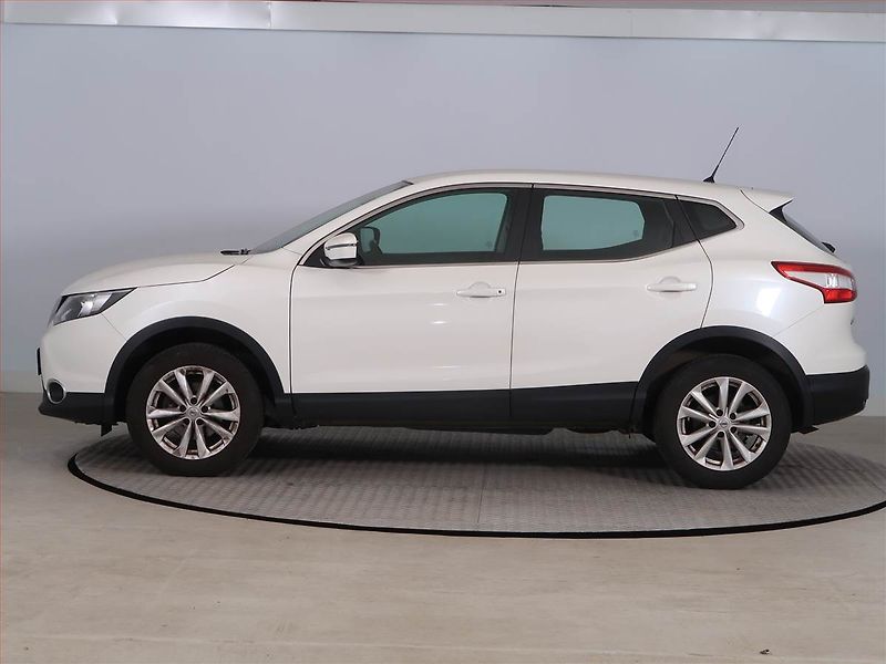 Nissan Qashqai (2017) 1.2 DIG-T, ČR,1.maj - fotka 3 z 17