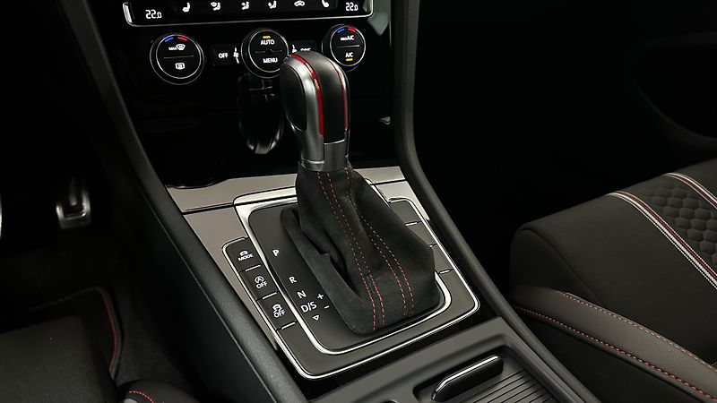 Volkswagen Golf RECARO / REMUS / TOP STAV - fotka 28 z 43