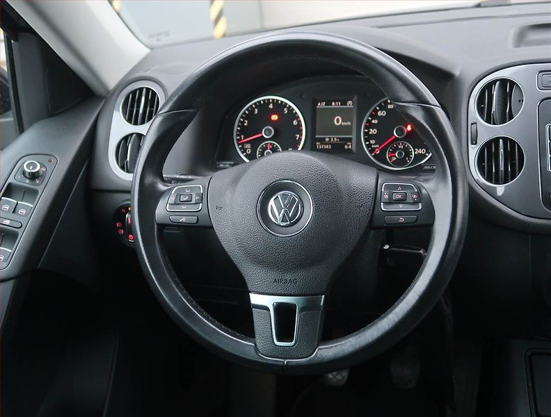 Volkswagen Tiguan (2013) Sport&Style 1.4 TSI, Navi - fotka 16 z 22