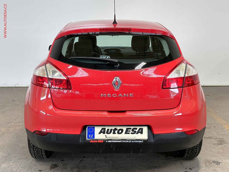 Renault Mégane (2009) 1.6i, 2.maj,ČR, AC - fotka 5 z 13