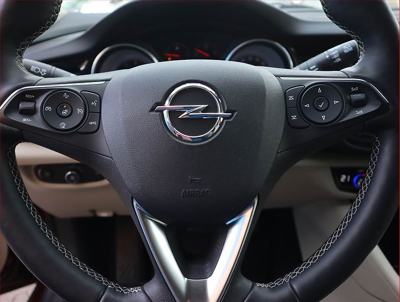 Opel Insignia (2018) 2.0 Turbo 4x4, 4X4, Automat - fotka 22 z 23