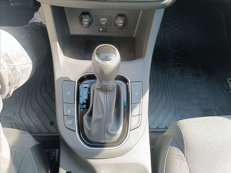 Hyundai i30 1,0 T-GDi, DCT, Automat Smart - fotka 15 z 21