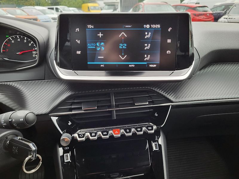 Peugeot 2008 ALLURE 1.2 PureTech 130k EAT8 - fotka 12 z 45
