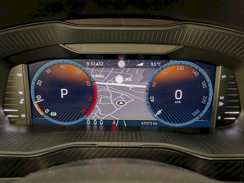 Škoda Superb (2023) Combi 2.0 TSI 140 kW DSG Sport - fotka 7 z 32